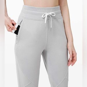 Lululemon Metro Miles Jogger